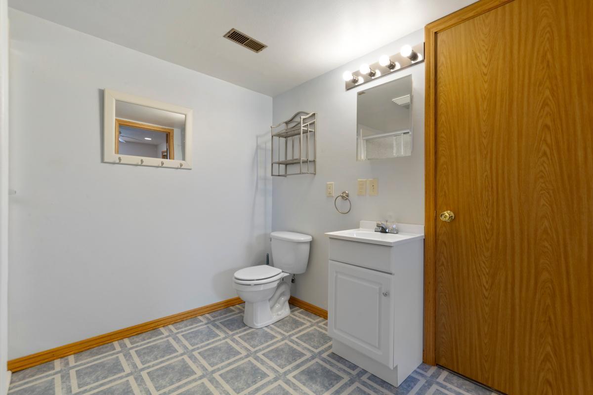 Lower lever 3/4 bath