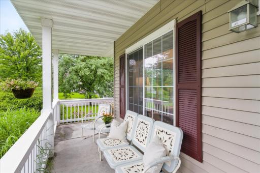 The neighborhood features tree-lined boulevards, walking and biking paths, and nearby recreation, making this home a wonderful blend of comfort, function, and style.