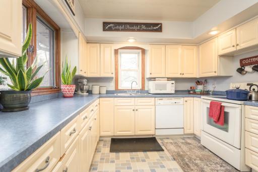 1807 N Mckay Avenue NE, Alexandria, MN 56308