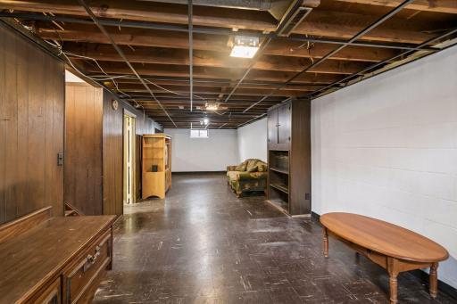 1938 Longview Drive, Saint Paul, MN 55112