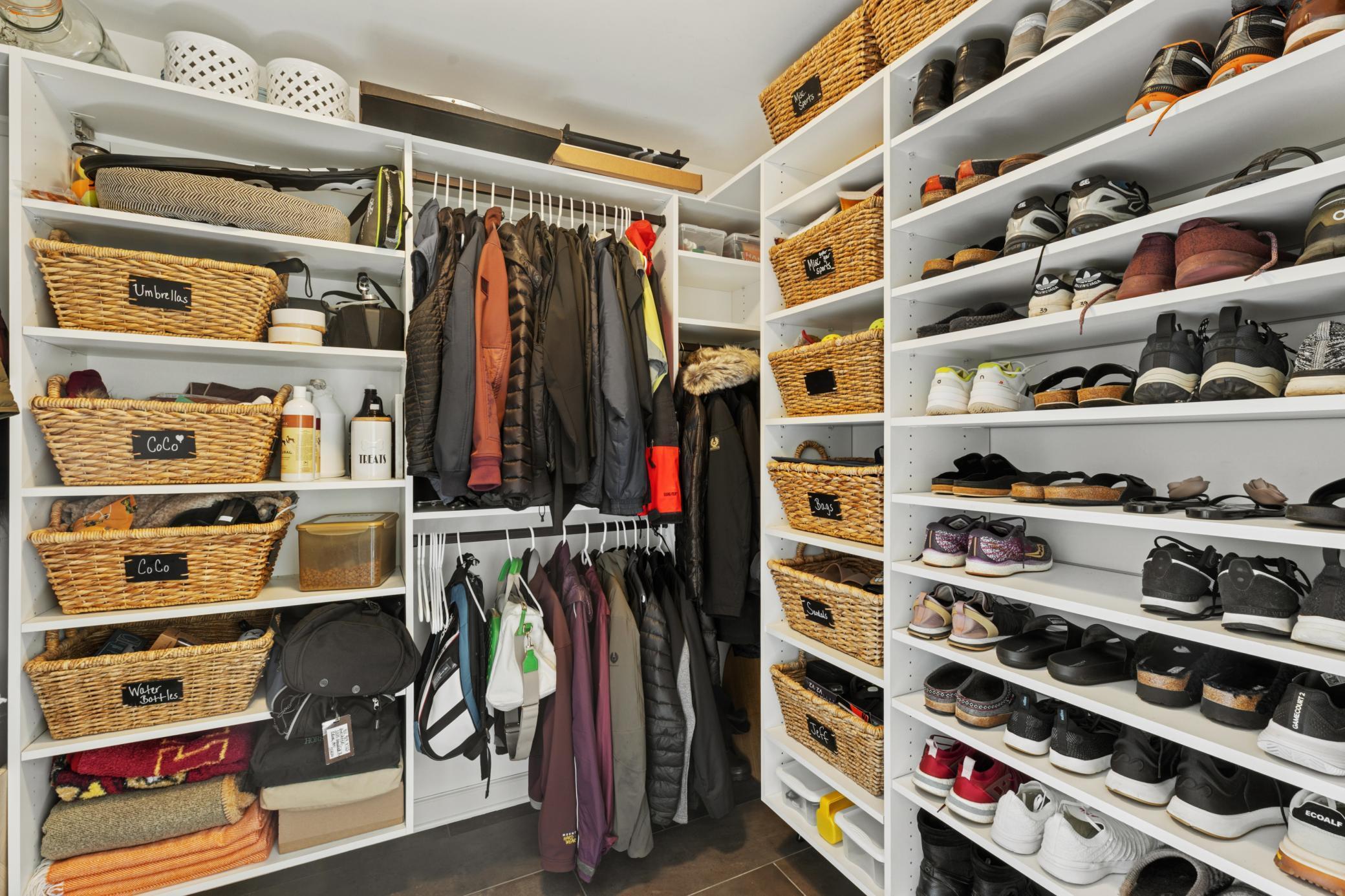 Mudroom and walk-in closet has a crawl space below plumbed for water and drain if wanting to add bathroom and/or laundry