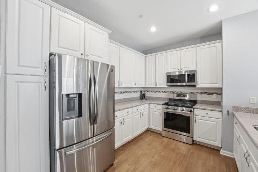 French door fridge with water line, gas range and even double sink!