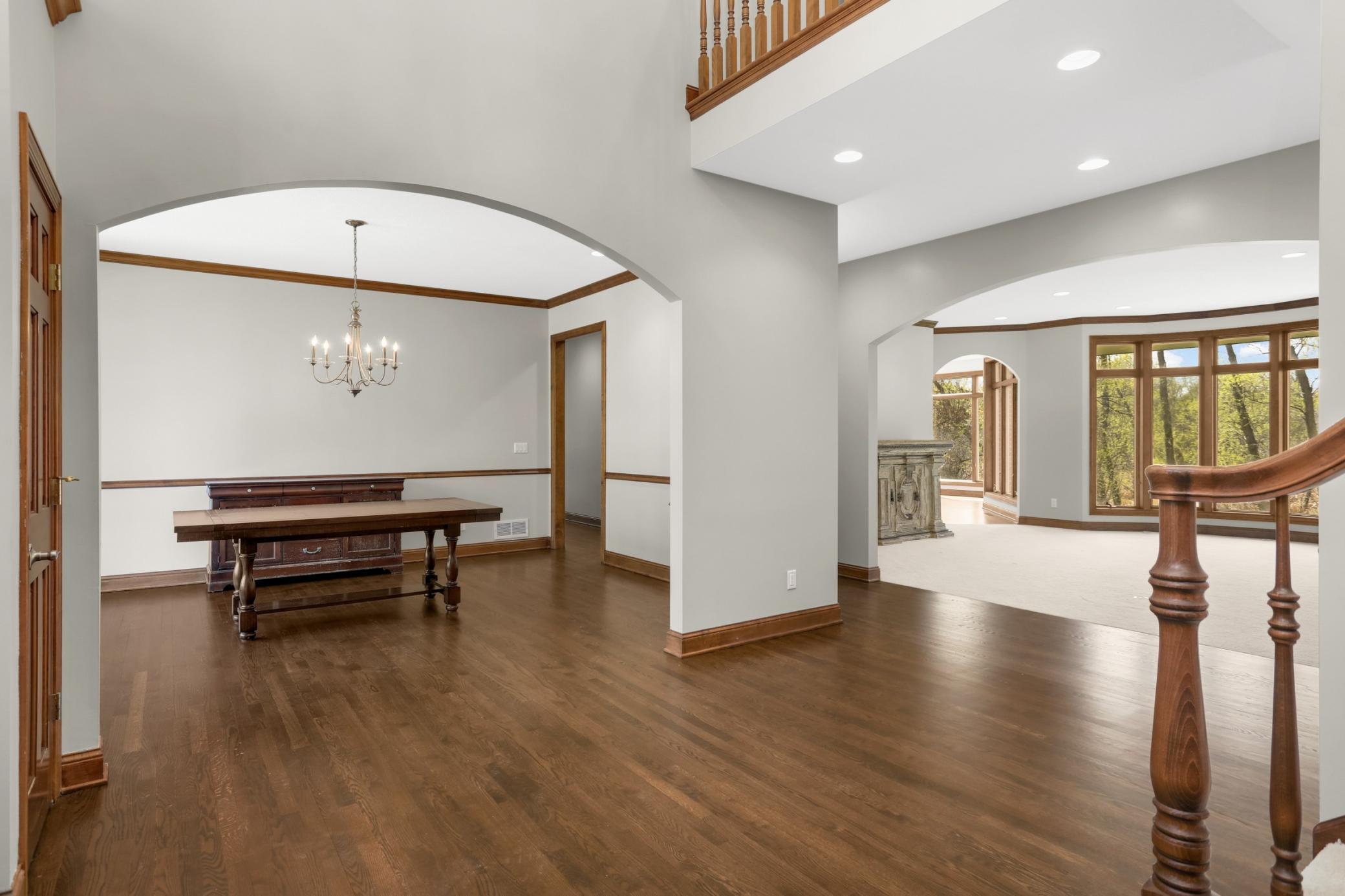 Formal dining with seamless flow