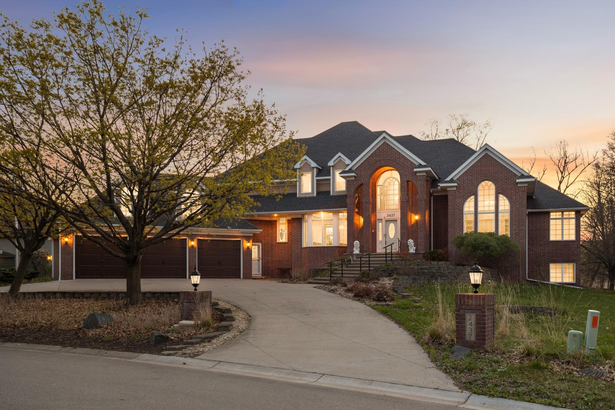 Welcome to 2437 Sunset Court!