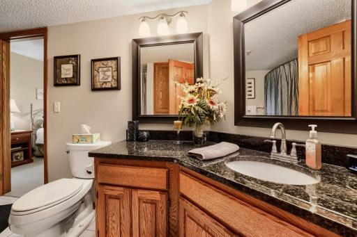 18130 Robinson Circle - MLS Sized - 021 - 21 Bathroom.jpg