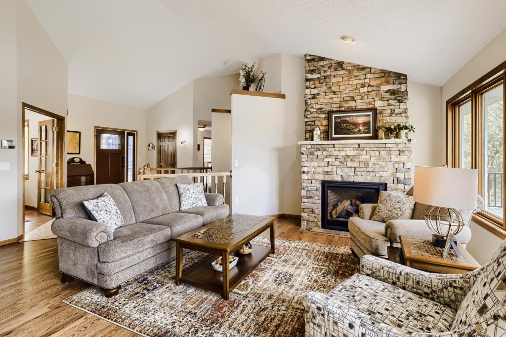 18130 Robinson Circle - MLS Sized - 005 - 05 Living Room.jpg