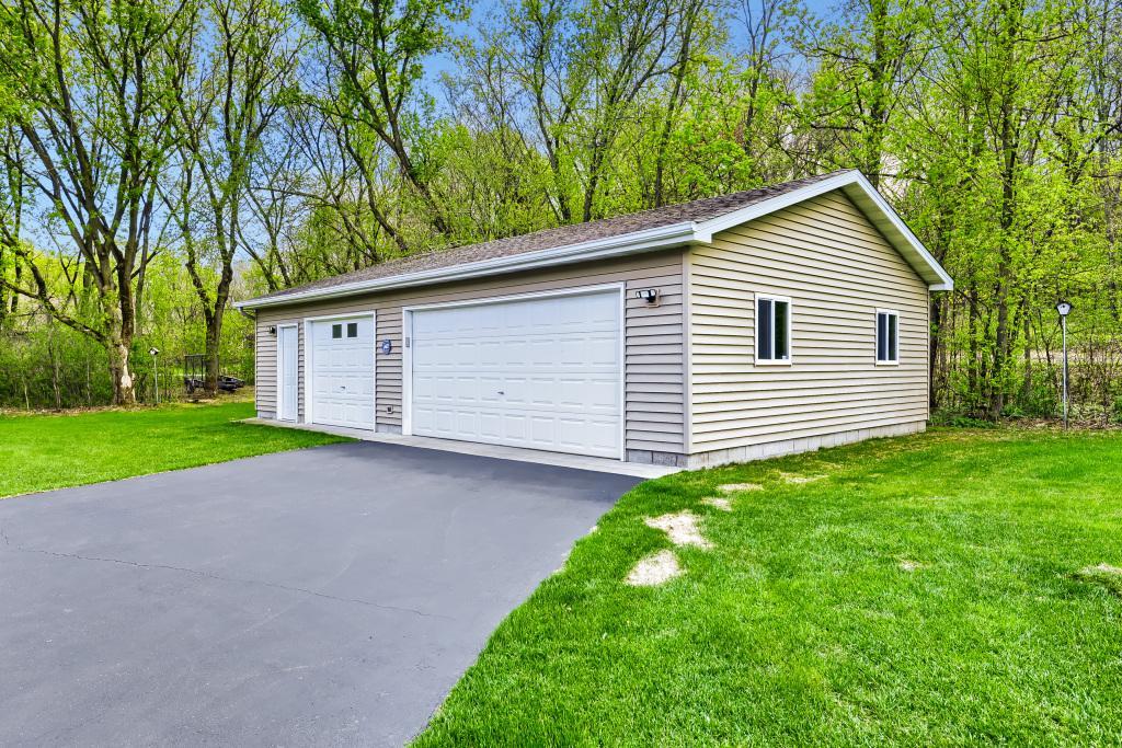 18130 Robinson Circle - MLS Sized - 024 - 24 Exterior Rear.jpg