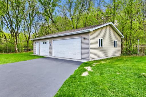 18130 Robinson Circle - MLS Sized - 024 - 24 Exterior Rear.jpg