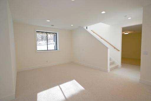 734 Ensconced Way, Chaska, MN 55318