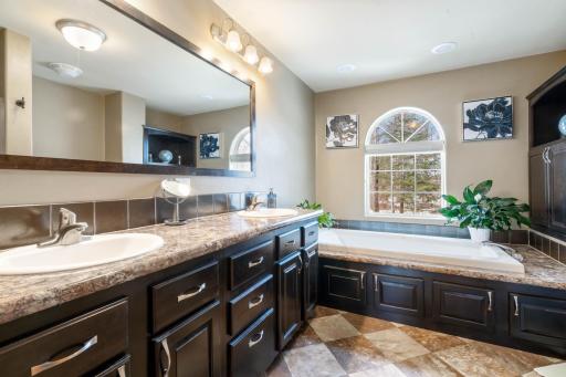 7282 Blackberry Lane, Duluth, MN 55803