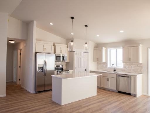 820 2 Avenue S, Horace, ND 58047