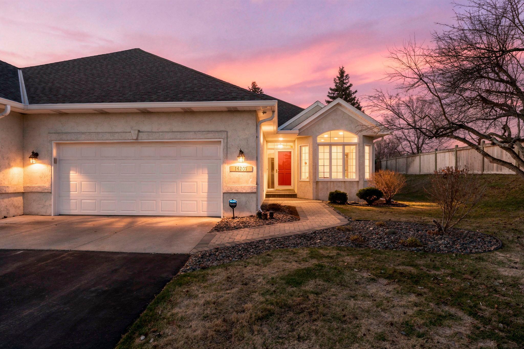 Welcome to this spacious 3-bedroom, 3-bathroom townhouse offering open-concept space in the heart of Plymouth. Desirable main-level living with finished lower level, tucked at the end of a quiet cul-de-sac!