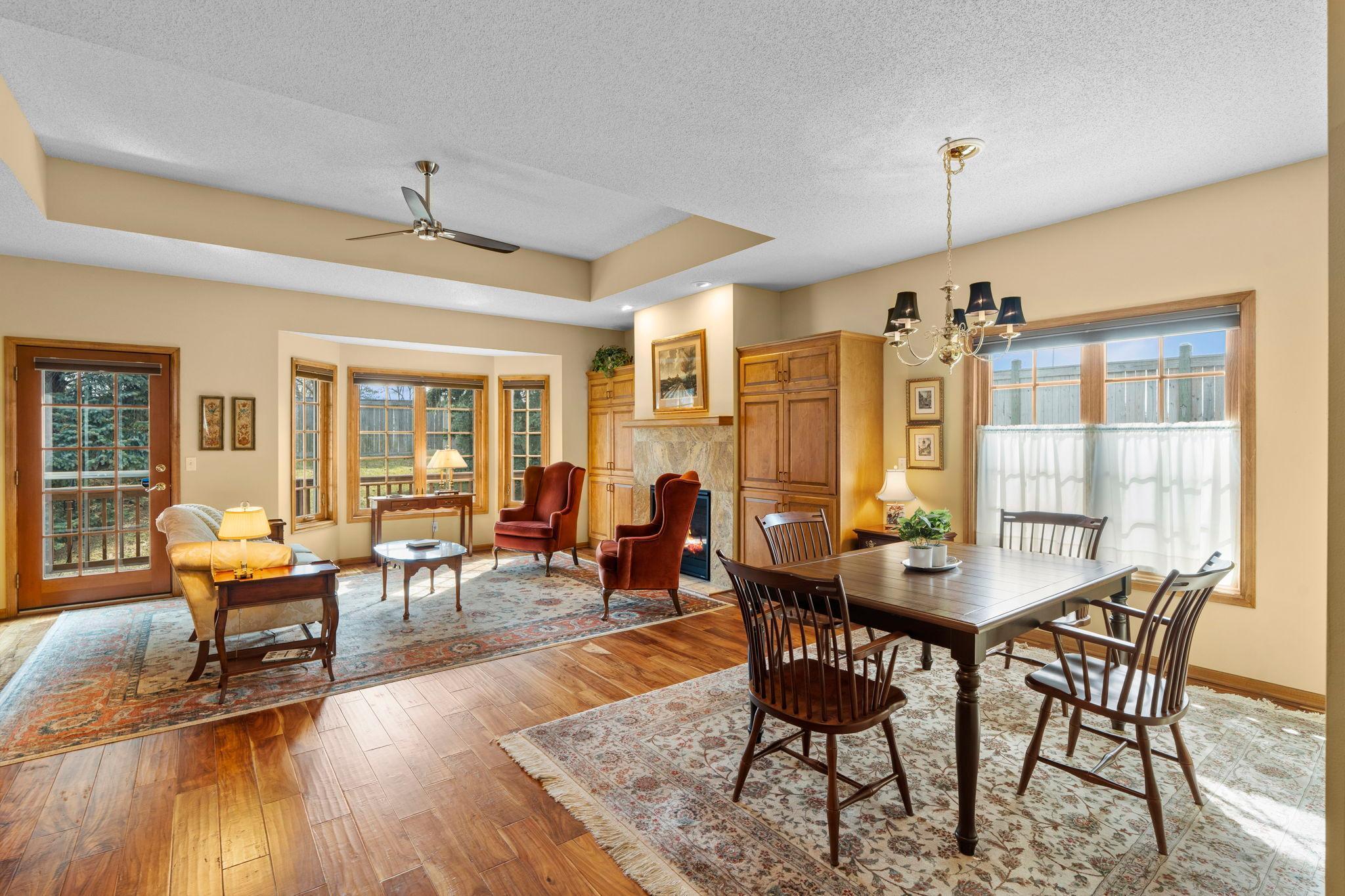 Ideal for both everyday living and entertaining!