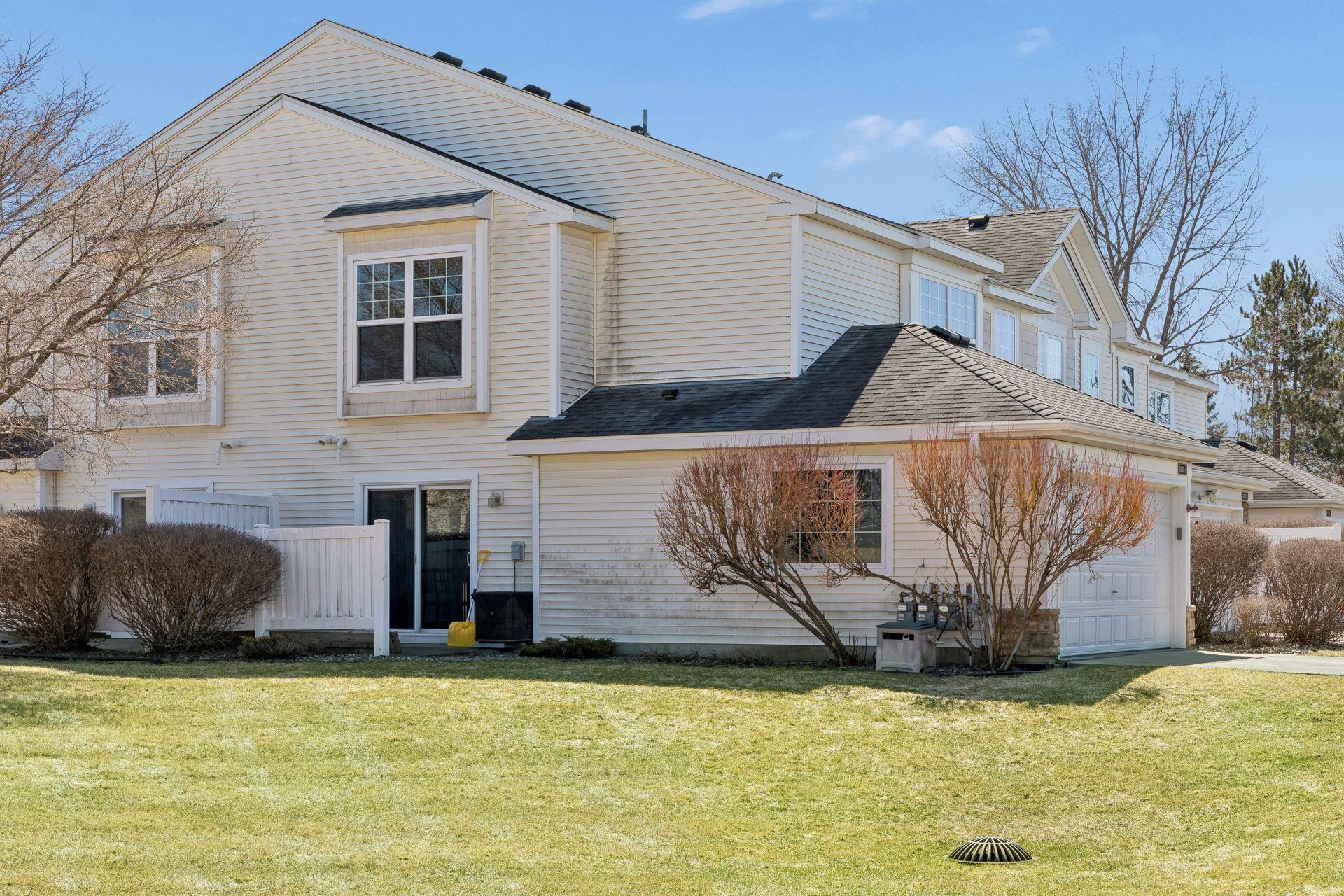 Perfect yard to hang out and play. Neighborhood also has community pool and loads of paths for walking and biking.