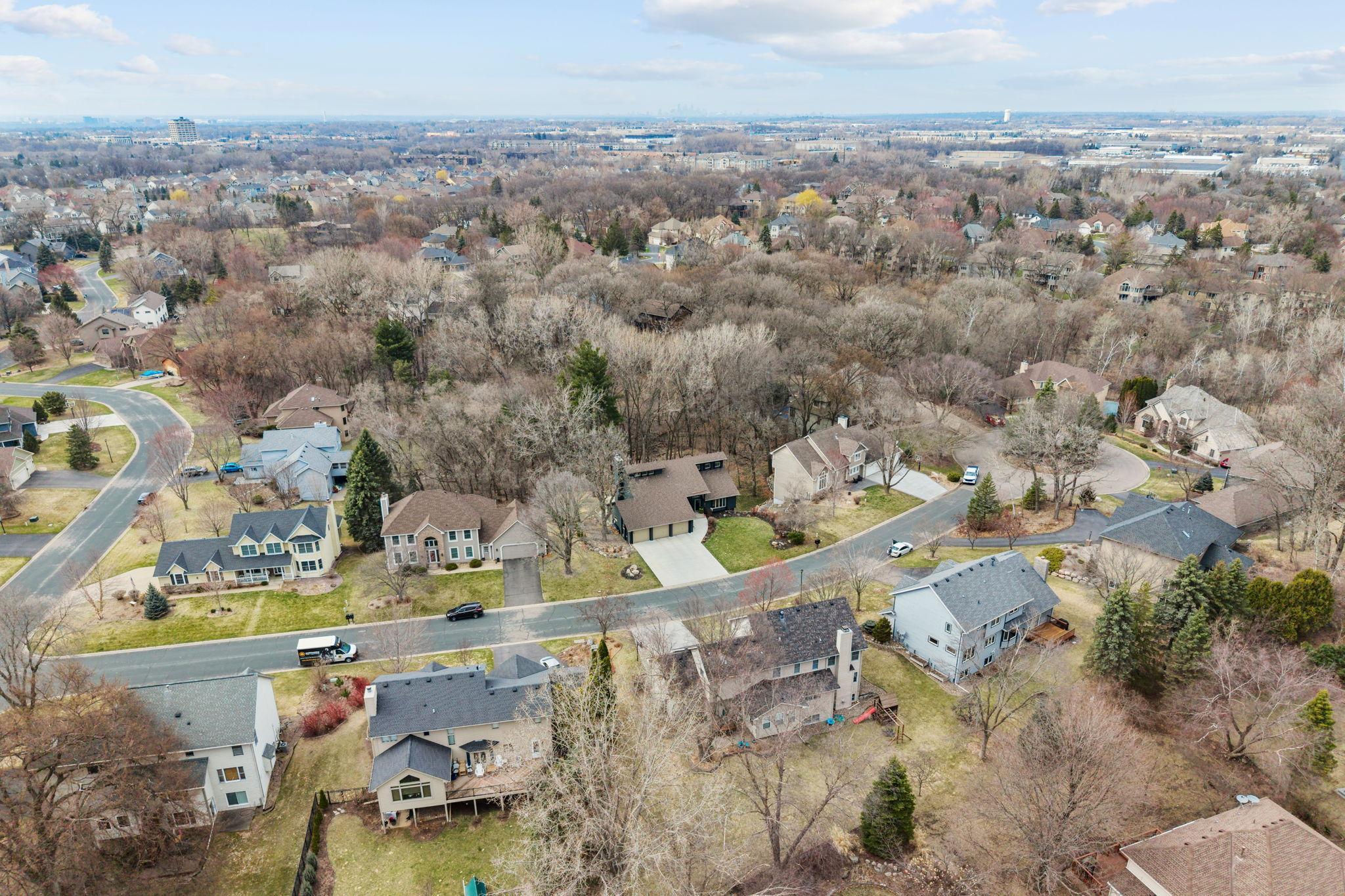 Cul-de-sac location in a prime Eagan location