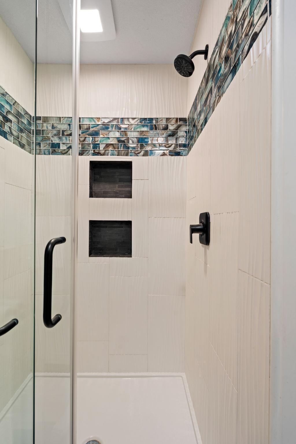 Great new shower with all the whistles and bells