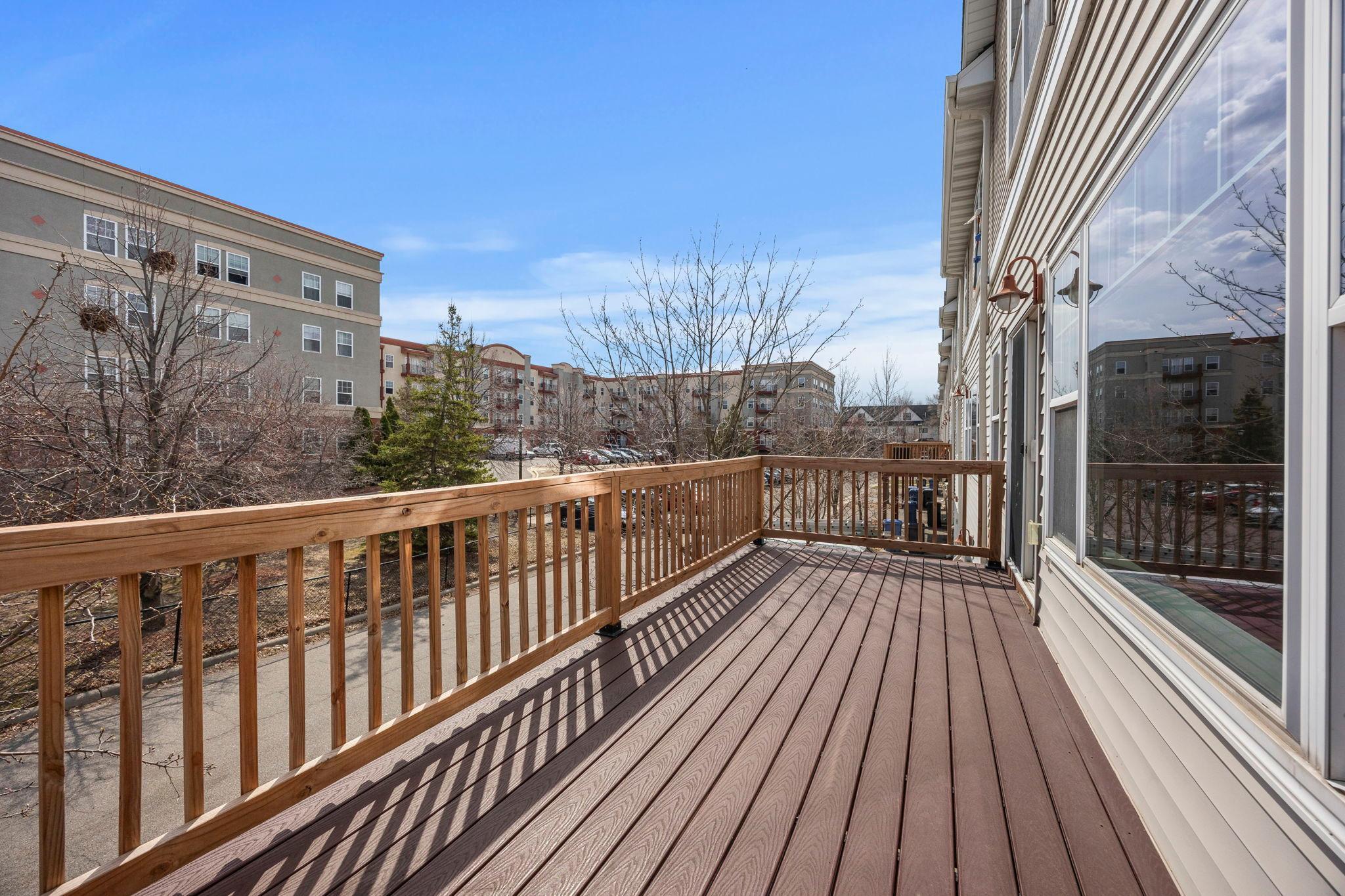 Large deck for Entertaining