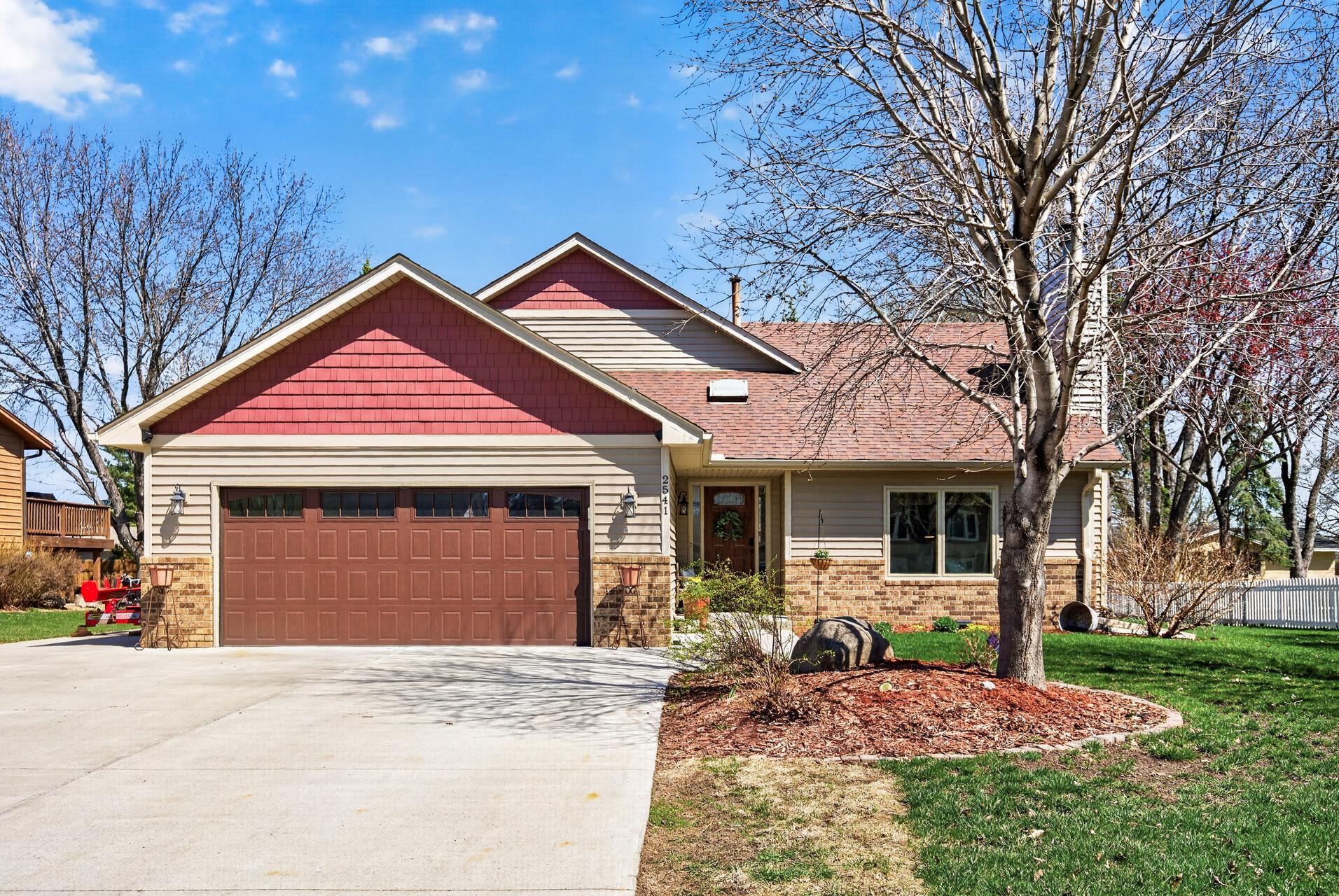 Welcome to 2541 Emerald Lane!