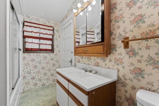 312 1st Avenue SE, Hayfield, MN 55940