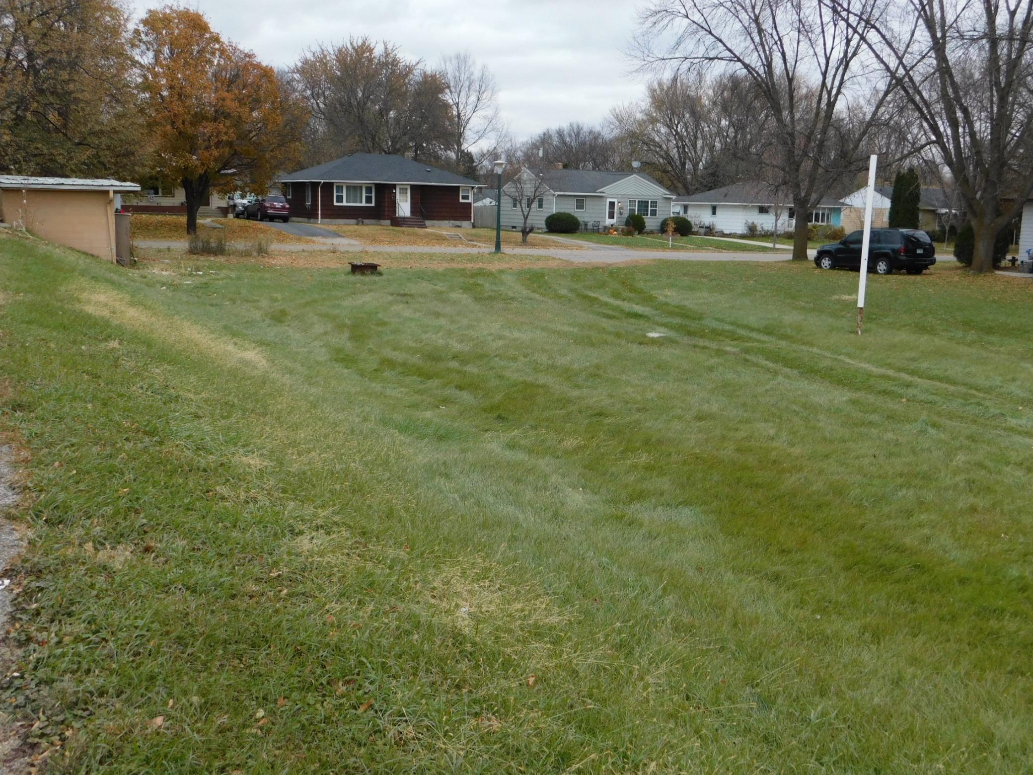 2nd lot has a slightly lower elevation