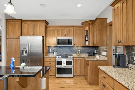 10590 Watersedge Lane, Saint Paul, MN 55129