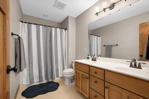 10590 Watersedge Lane, Saint Paul, MN 55129