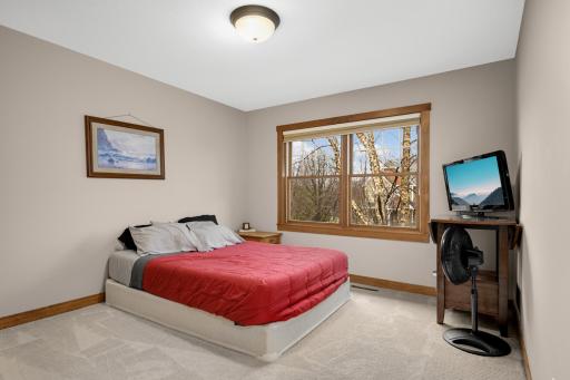 10590 Watersedge Lane, Saint Paul, MN 55129
