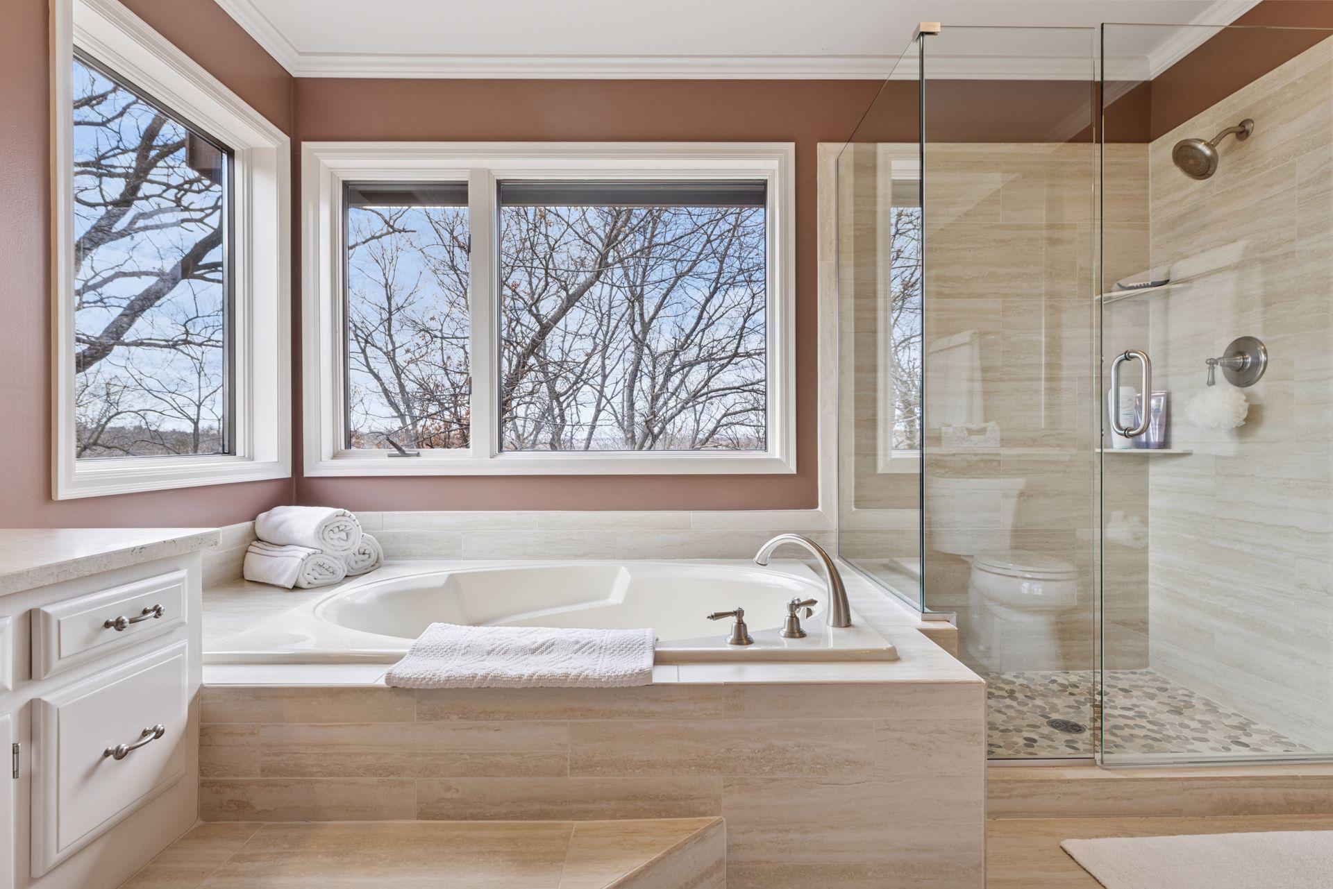 Relax the day away in the soaker tub