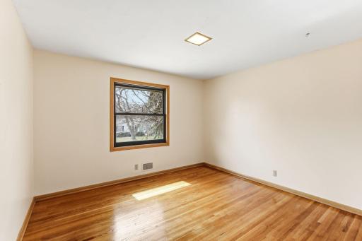 5116 Meadow Ridge, Minneapolis, MN 55439