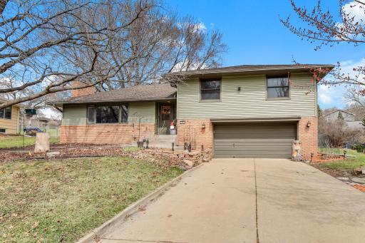 5116 Meadow Ridge, Minneapolis, MN 55439
