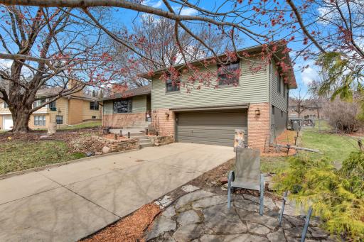 5116 Meadow Ridge, Minneapolis, MN 55439