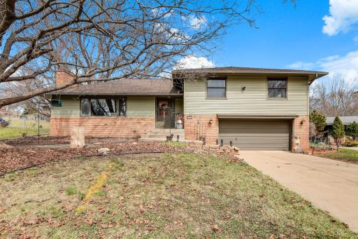 5116 Meadow Ridge, Minneapolis, MN 55439
