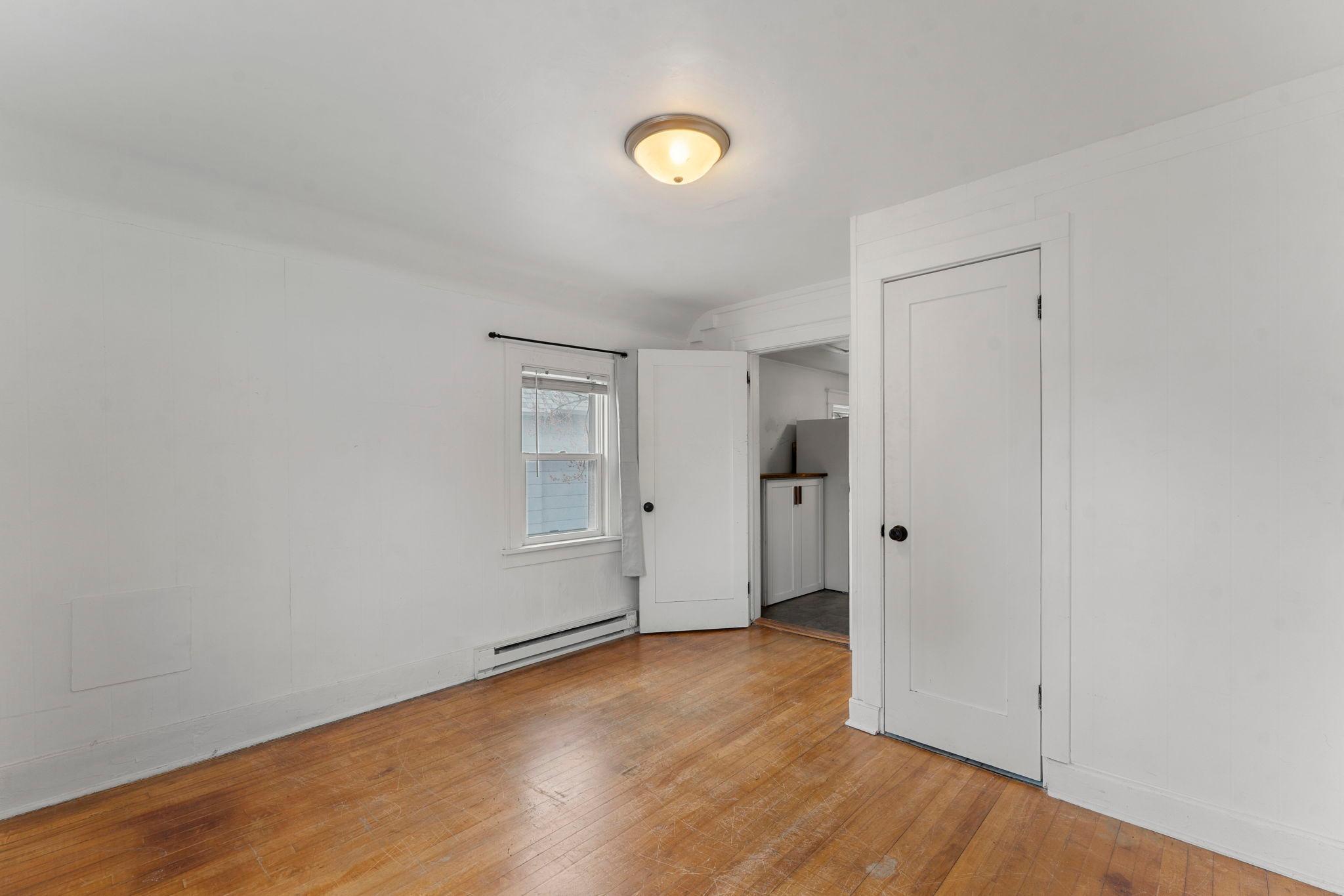 Upper unit - Bedroom 1