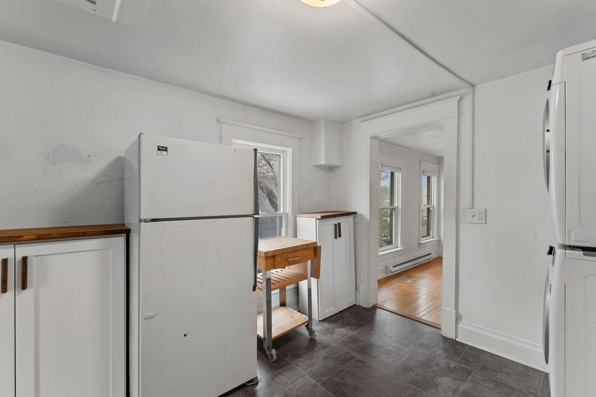 Upper unit - Kitchen