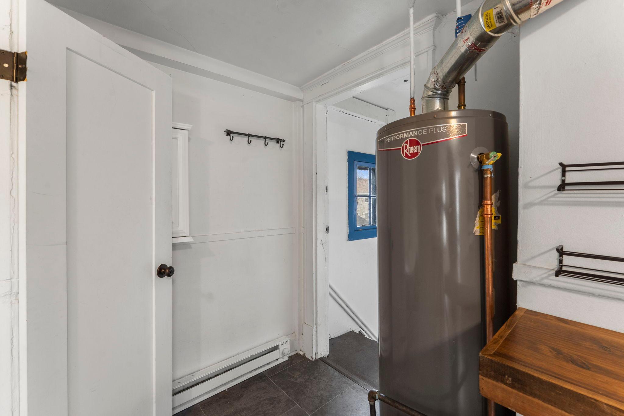 Upper unit - Entrance stairwell