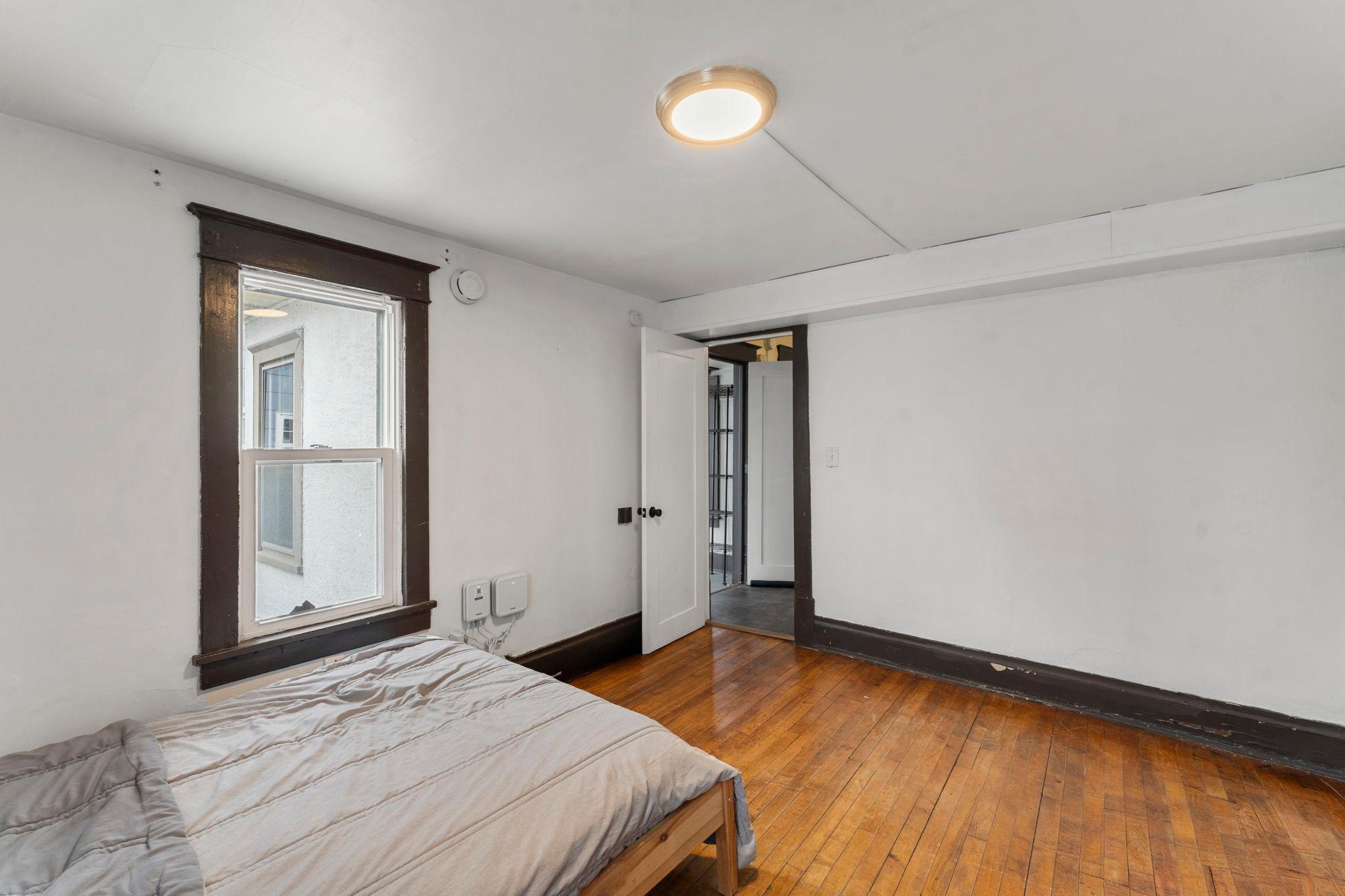 Lower unit - Bedroom 2