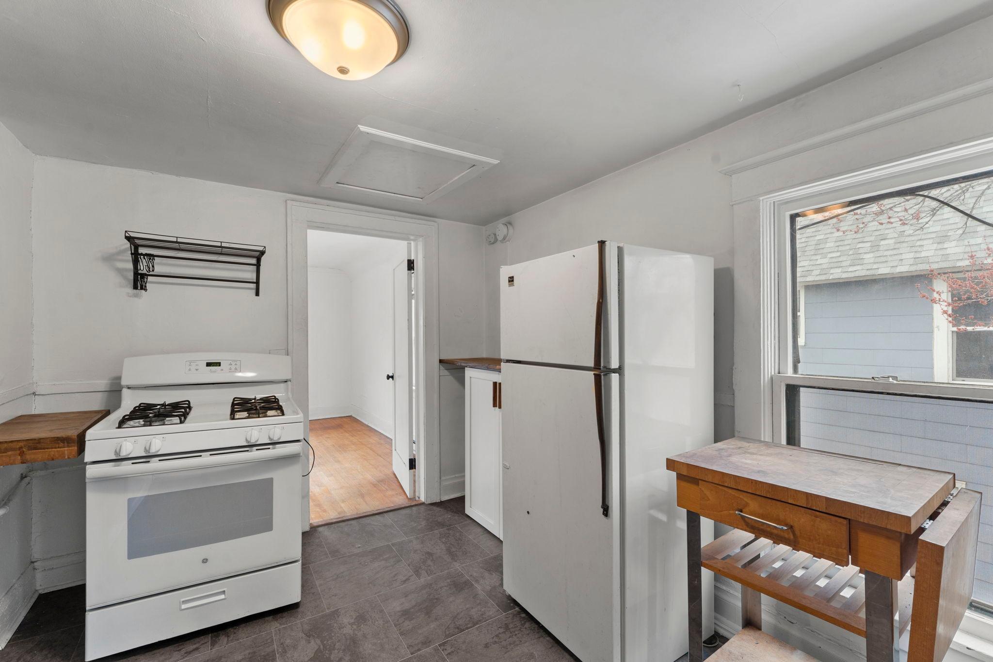 Upper unit - Kitchen