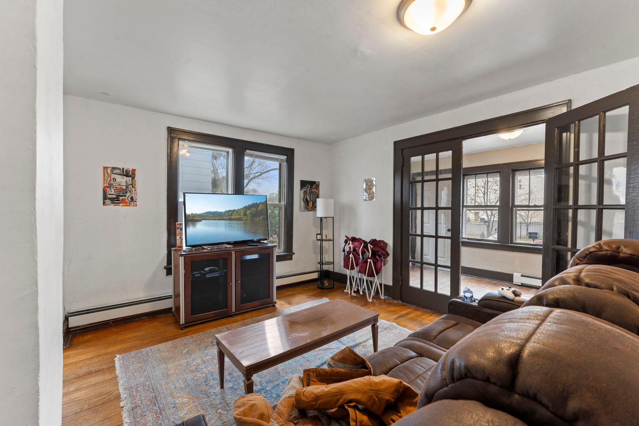 Lower unit - Living room