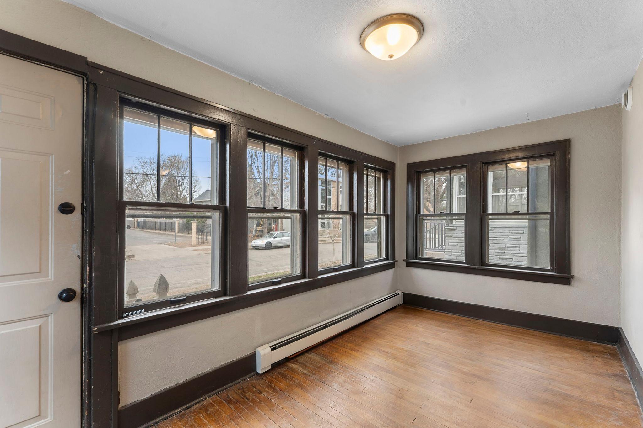 Lower unit - Sun room