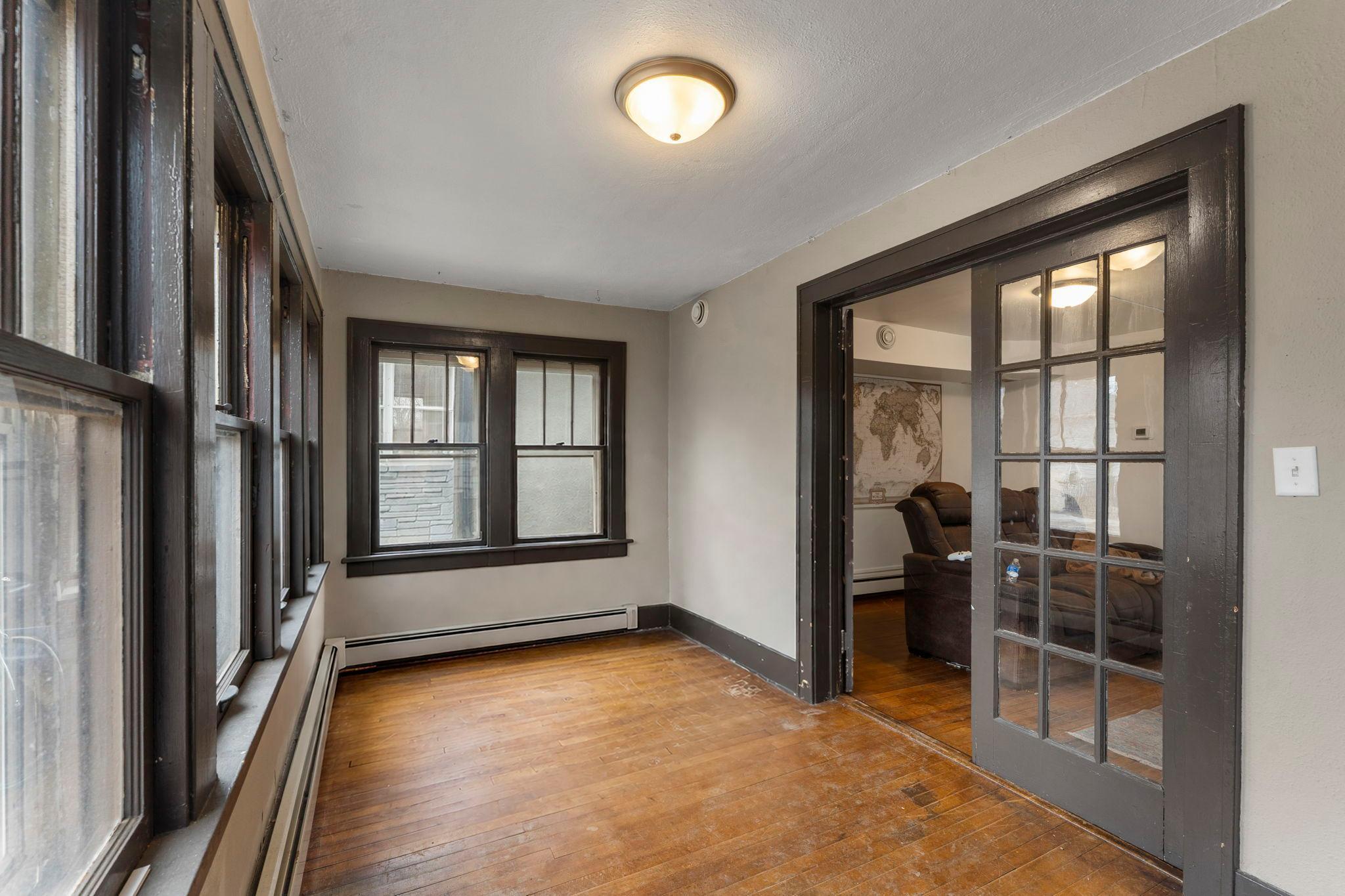 Lower unit - Sun room