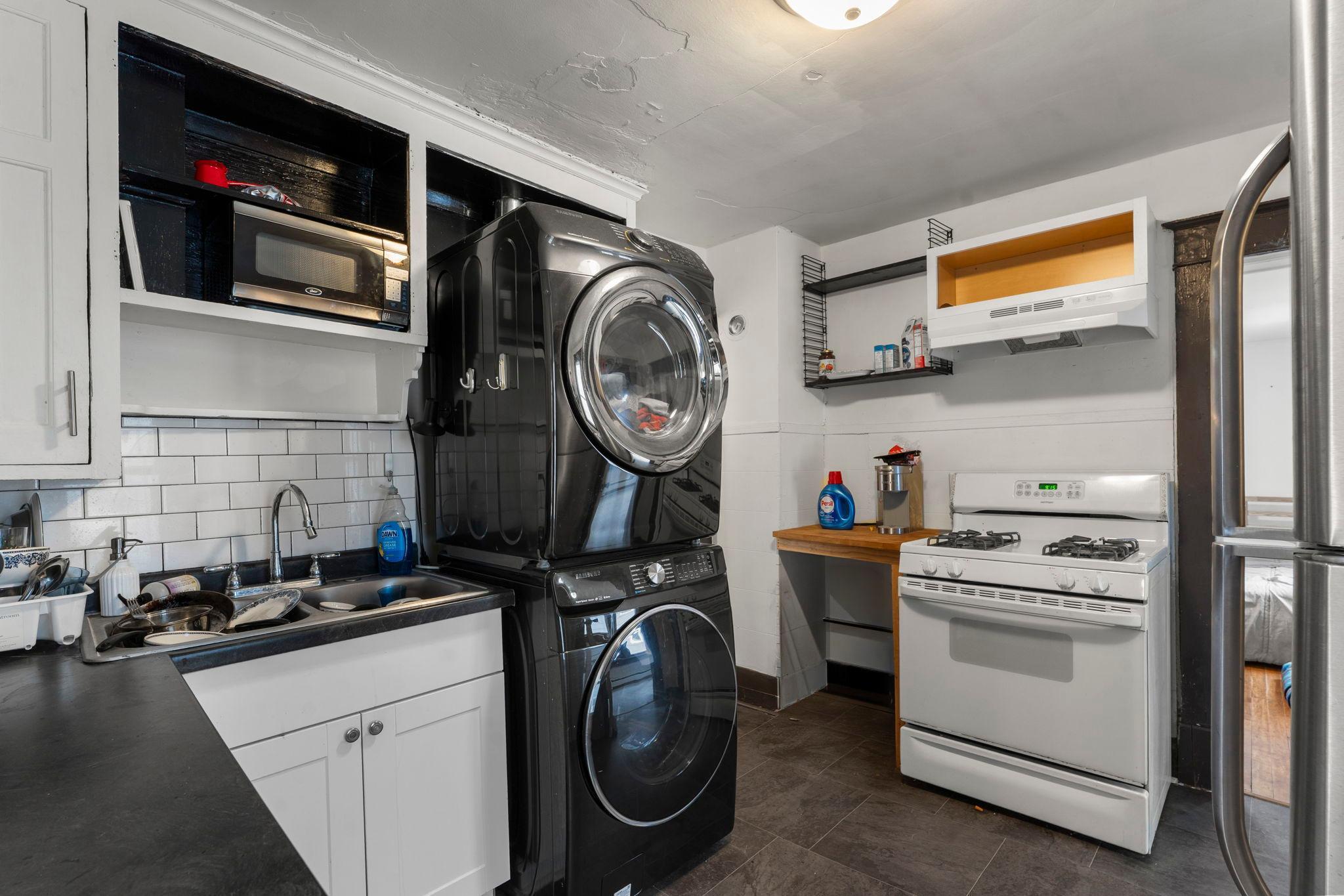 Lower unit - Kitchen