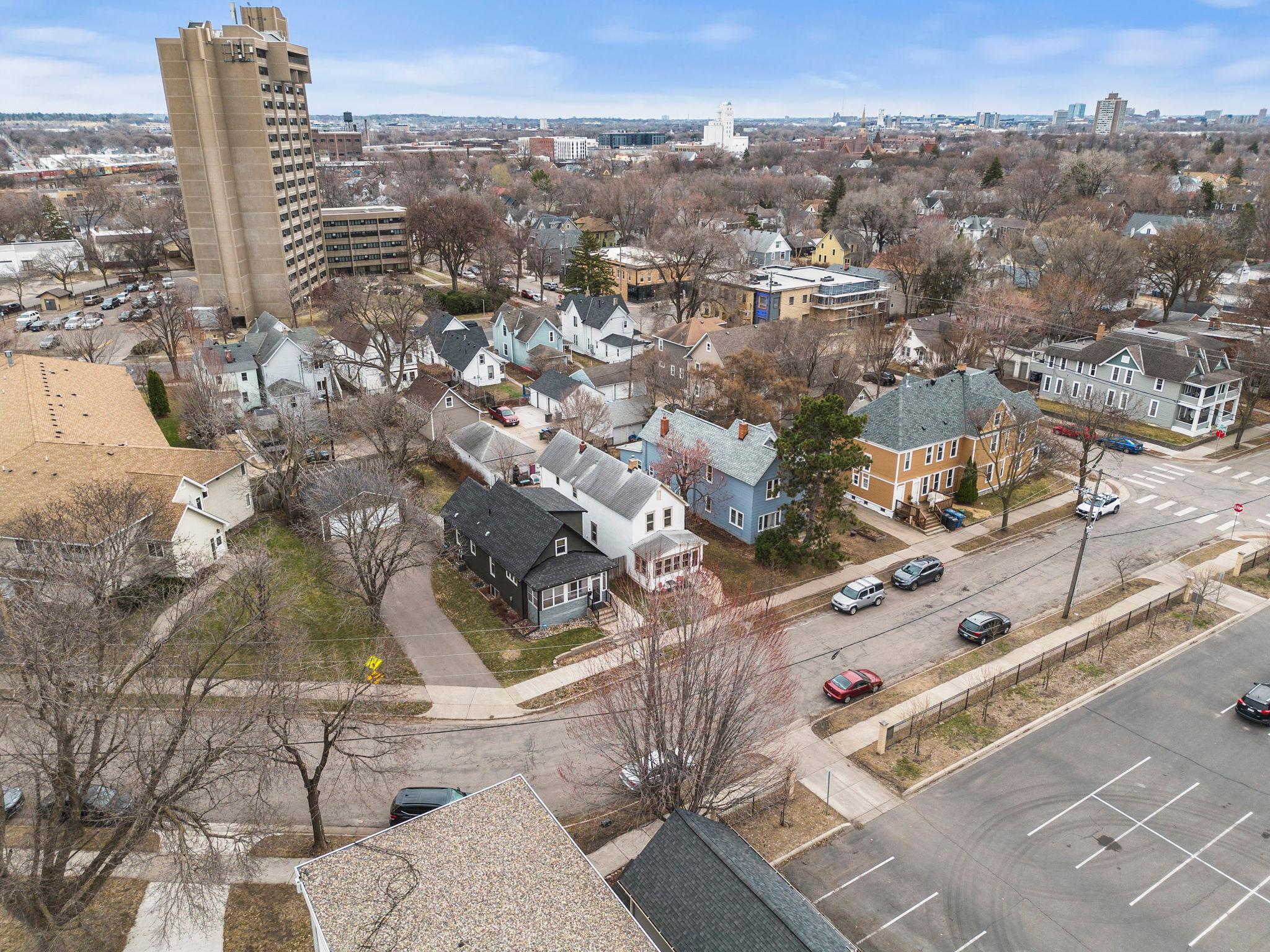 Aeriel of 1715 6th St NE