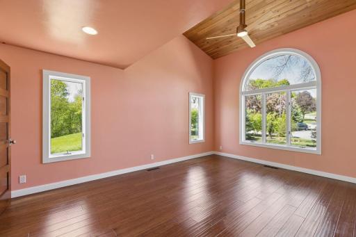 Views to the front yard, perfect for a home office