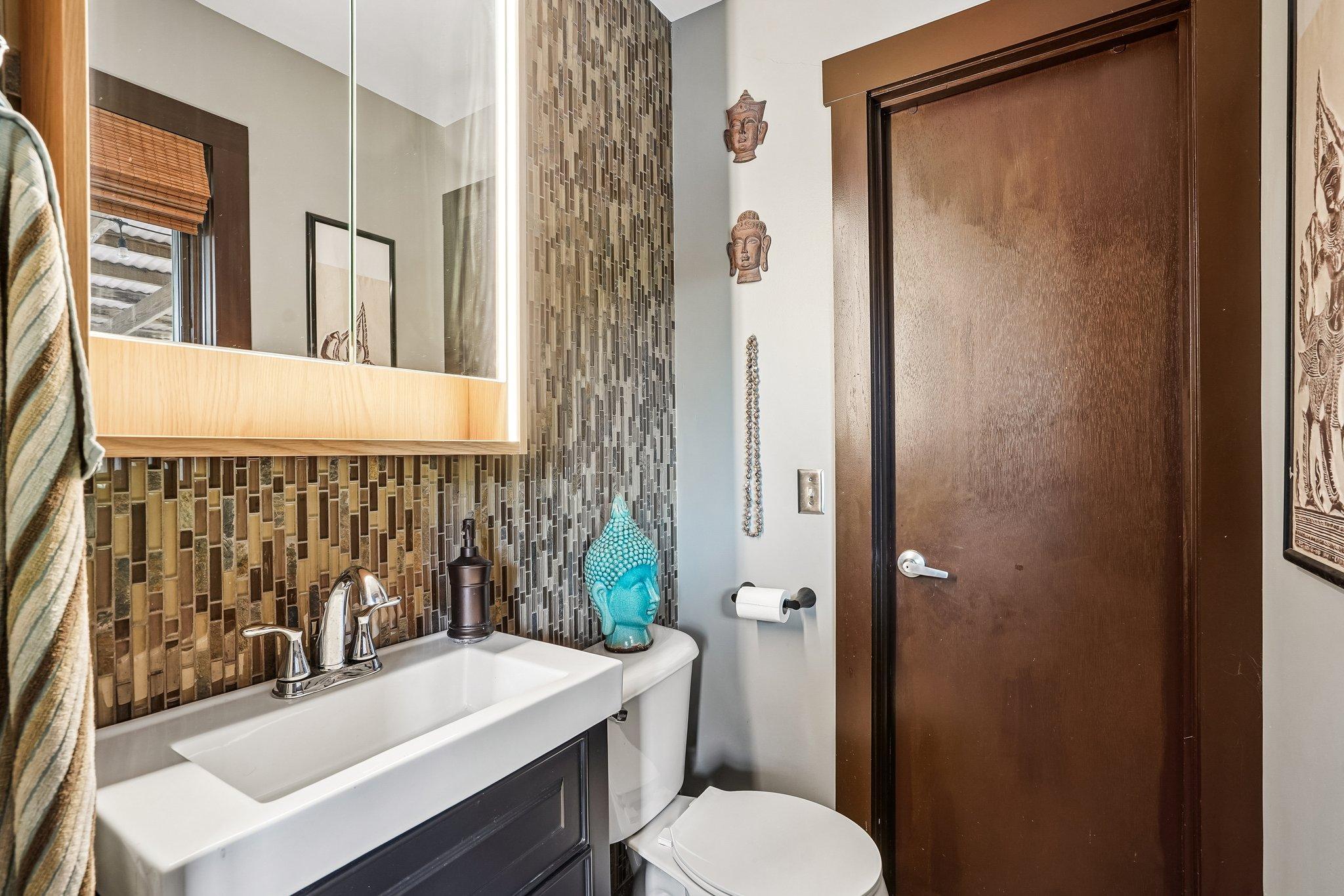 23-web-or-mls-36 1_2 Ave-S0605-021.jpg