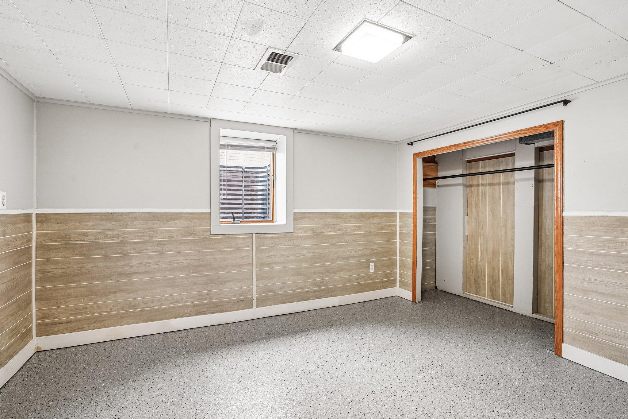 46-web-or-mls-36 1_2 Ave-S0605-044.jpg