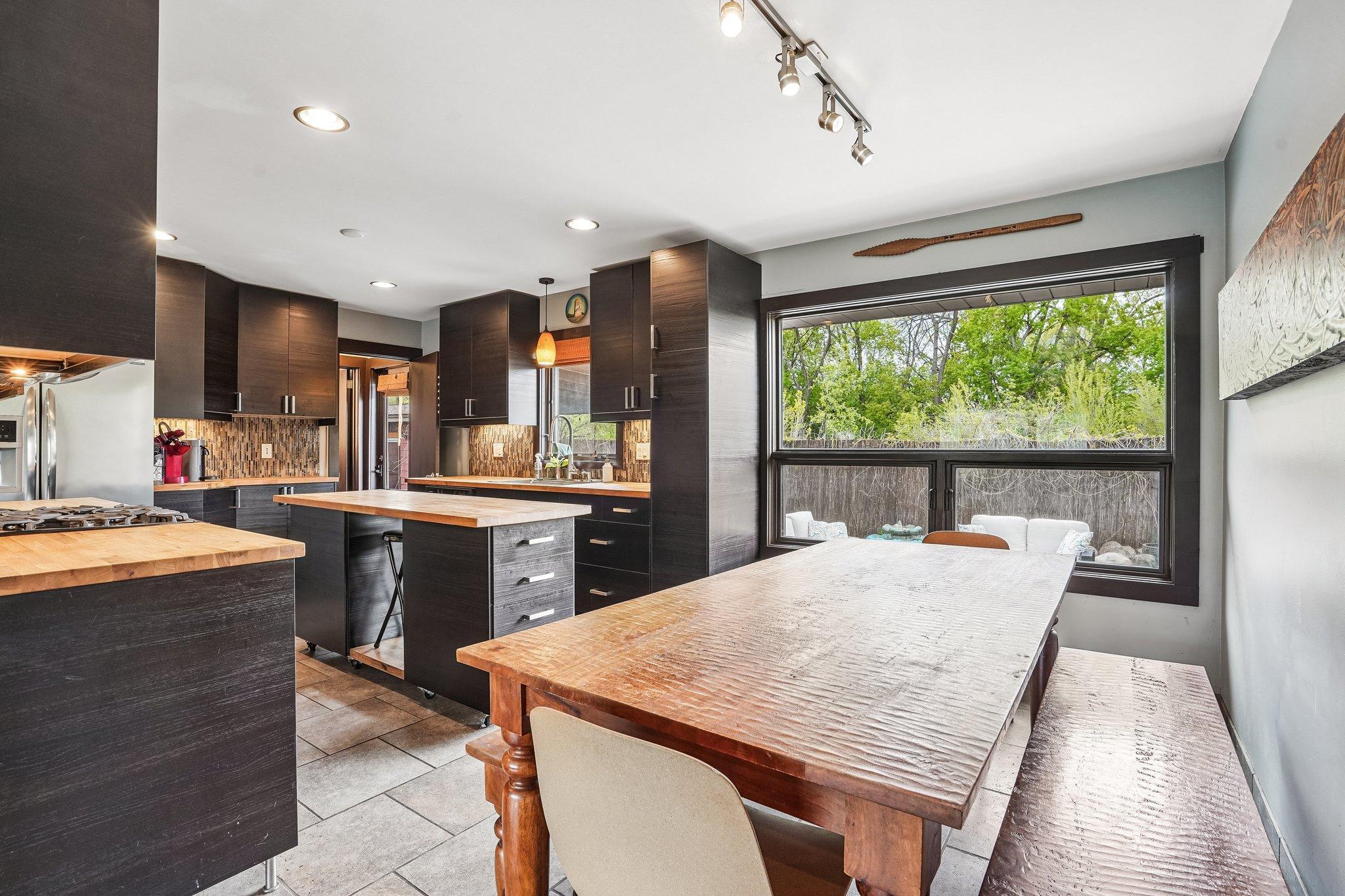 14-web-or-mls-36 1_2 Ave-S0605-012.jpg
