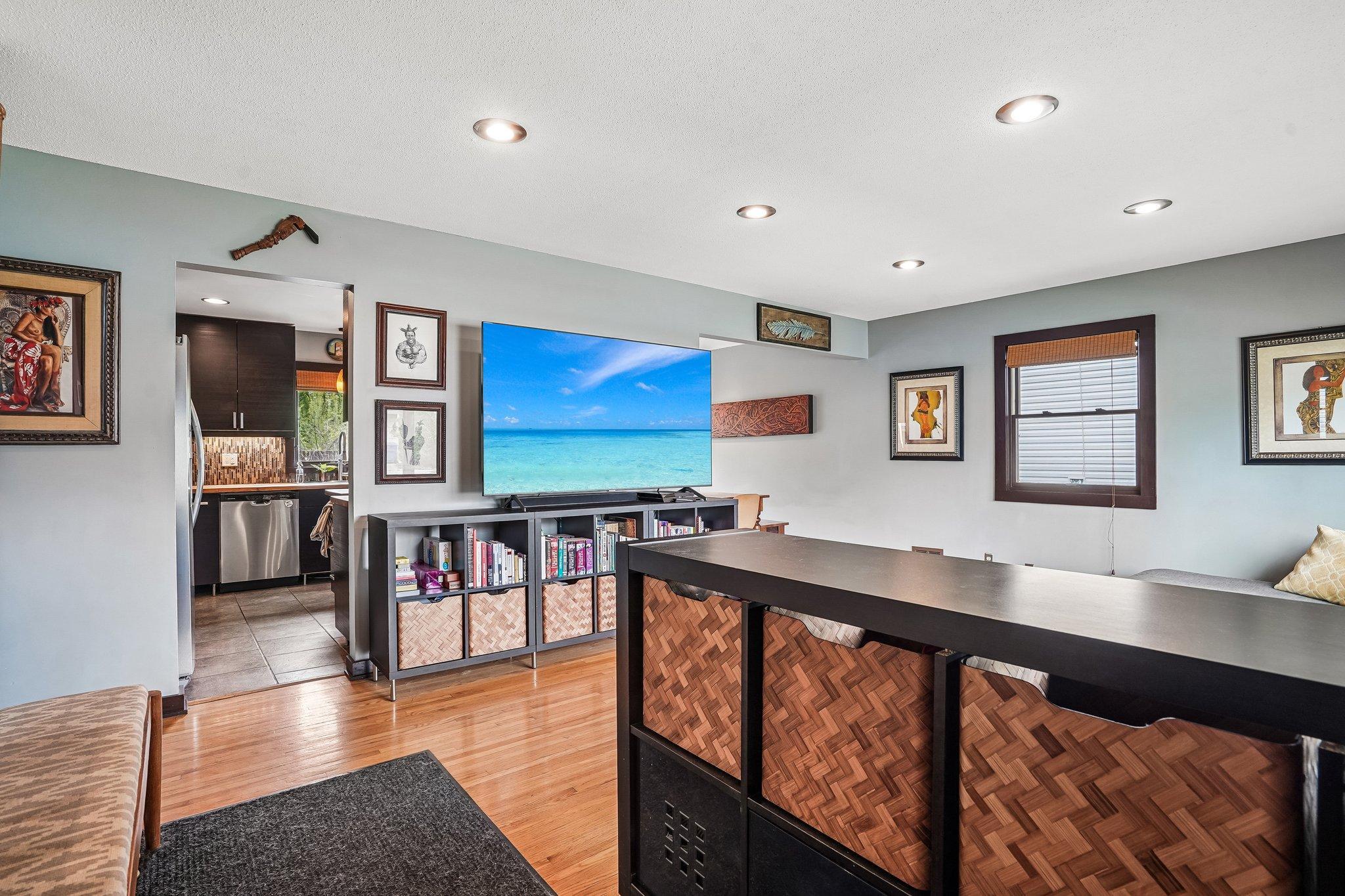 9-web-or-mls-36 1_2 Ave-S0605-007.jpg