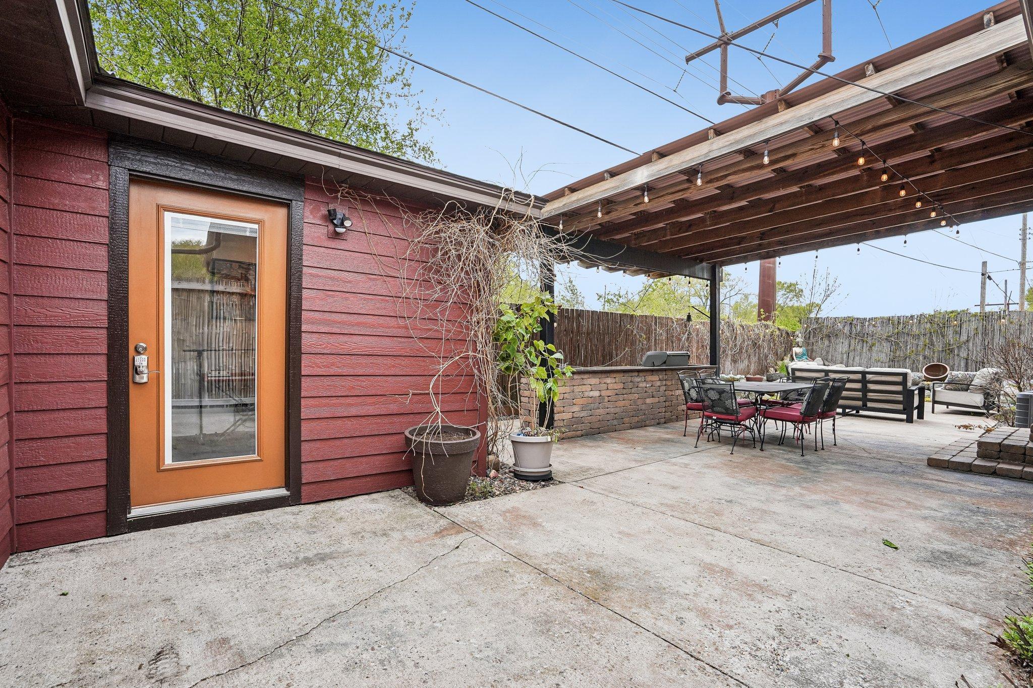 51-web-or-mls-36 1_2 Ave-S0605-049.jpg