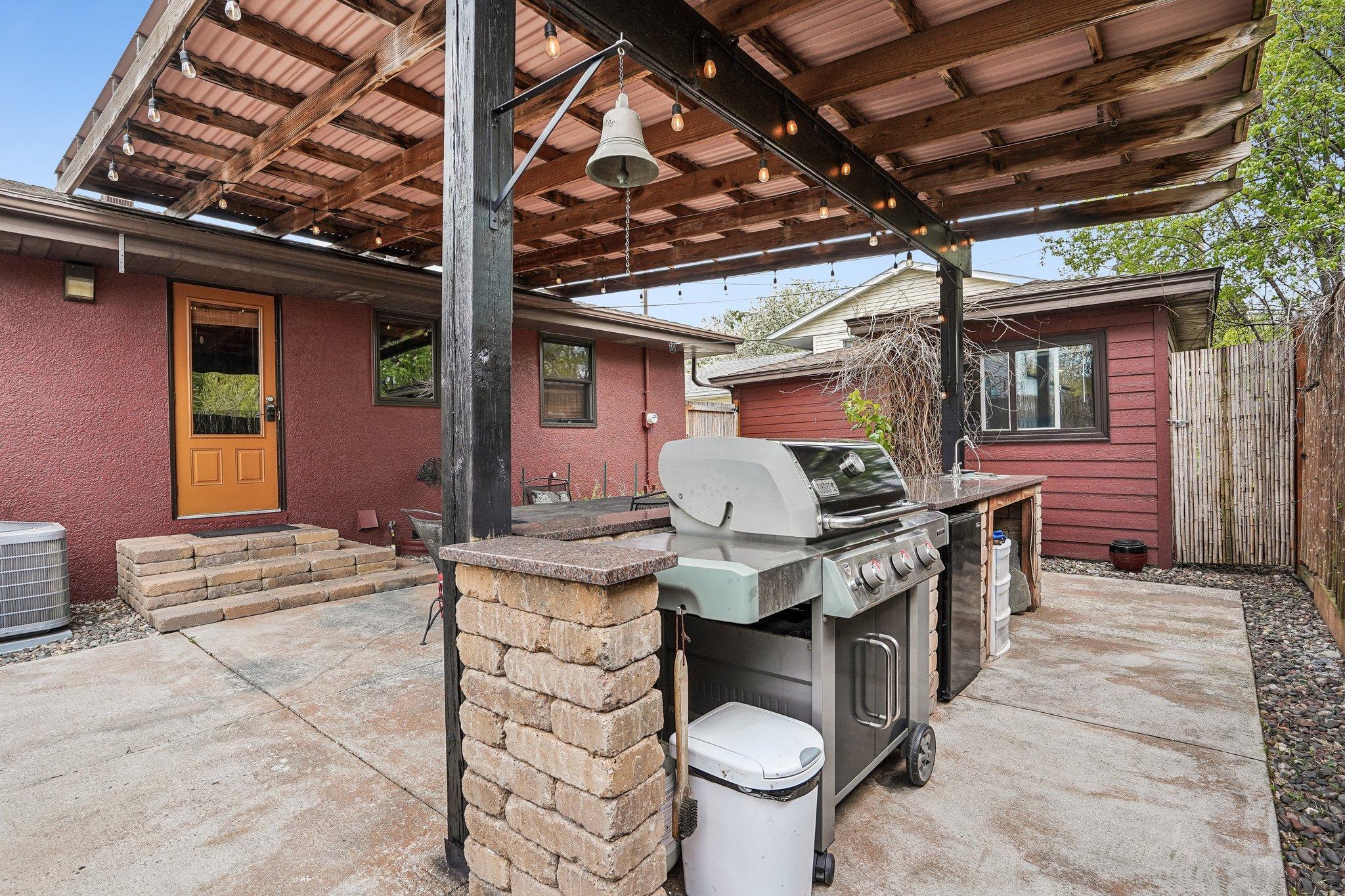 54-web-or-mls-36 1_2 Ave-S0605-052.jpg