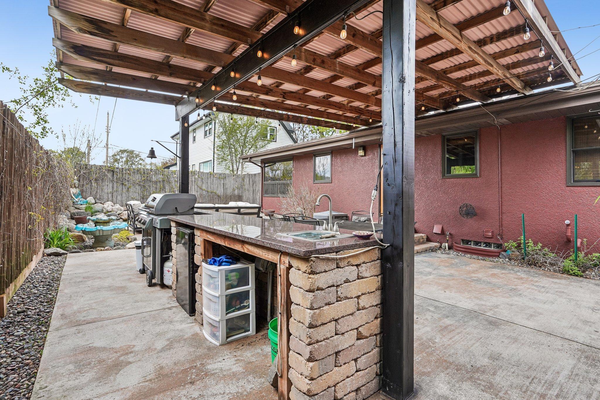 53-web-or-mls-36 1_2 Ave-S0605-051.jpg